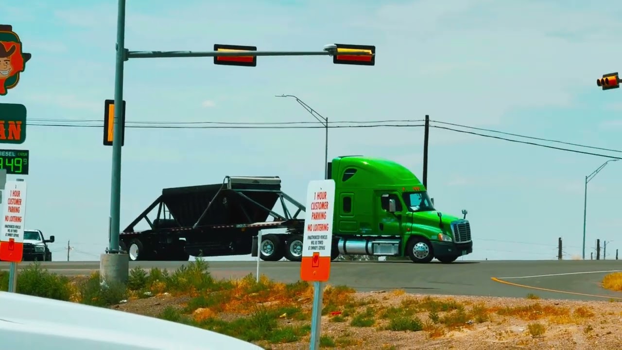Spotting Big Rigs, Semi Flatbed Truckers, Heavy Haulers & Others in Texas