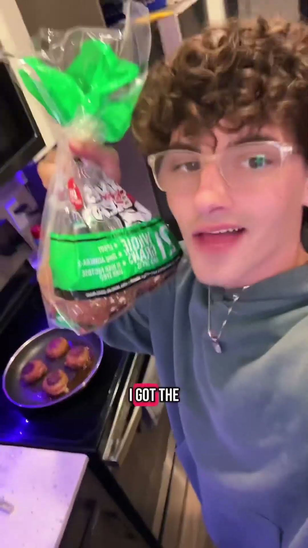 subscribe if u want more lil vlogs like this