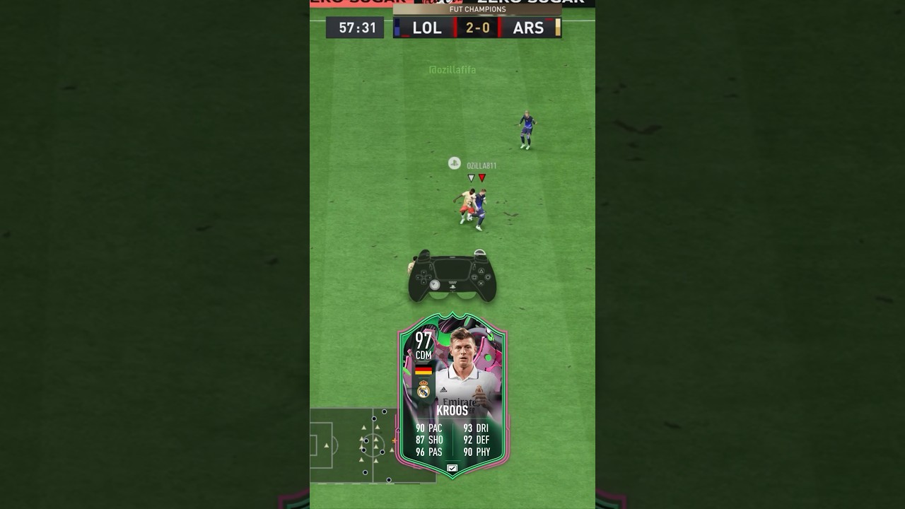 Kroos does 20+ skill moves and scores in FUT Champs! 😱 