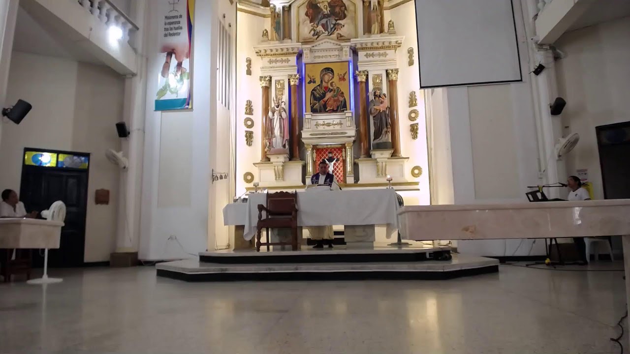 Eucaristía 7:00 a.m. orando por las intenciones de los devotos del Señor de los Milagros