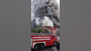 trending short video of very dangerous fire 🔥🚒 in a building #shorts #trending #fire #india