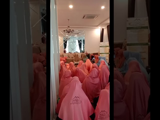 Oki Setiana Dewi (@okisetianadewi) archived Instagram live stream from December 10, 2019