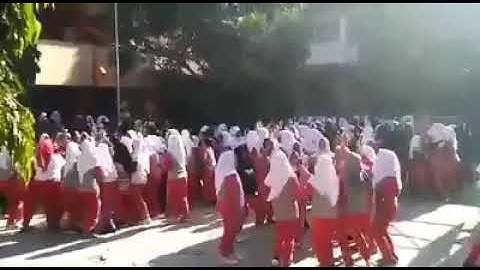 Entah apa yang merasukimu versi anak SD