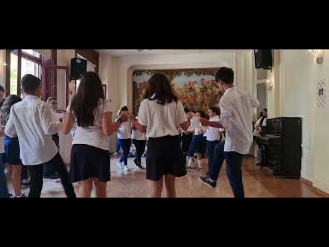Το χορευτικό, στην γιορτή της 28ης Οκτωβρίου, στην Αχιλλοπούλειο Σχολή του Καΐρου