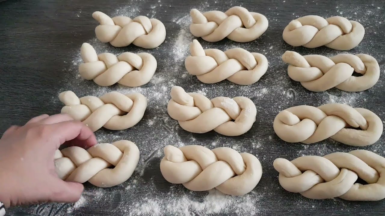 Laugen - Käse Zöpfe / Pretzel Cheese Rolls - YouTube