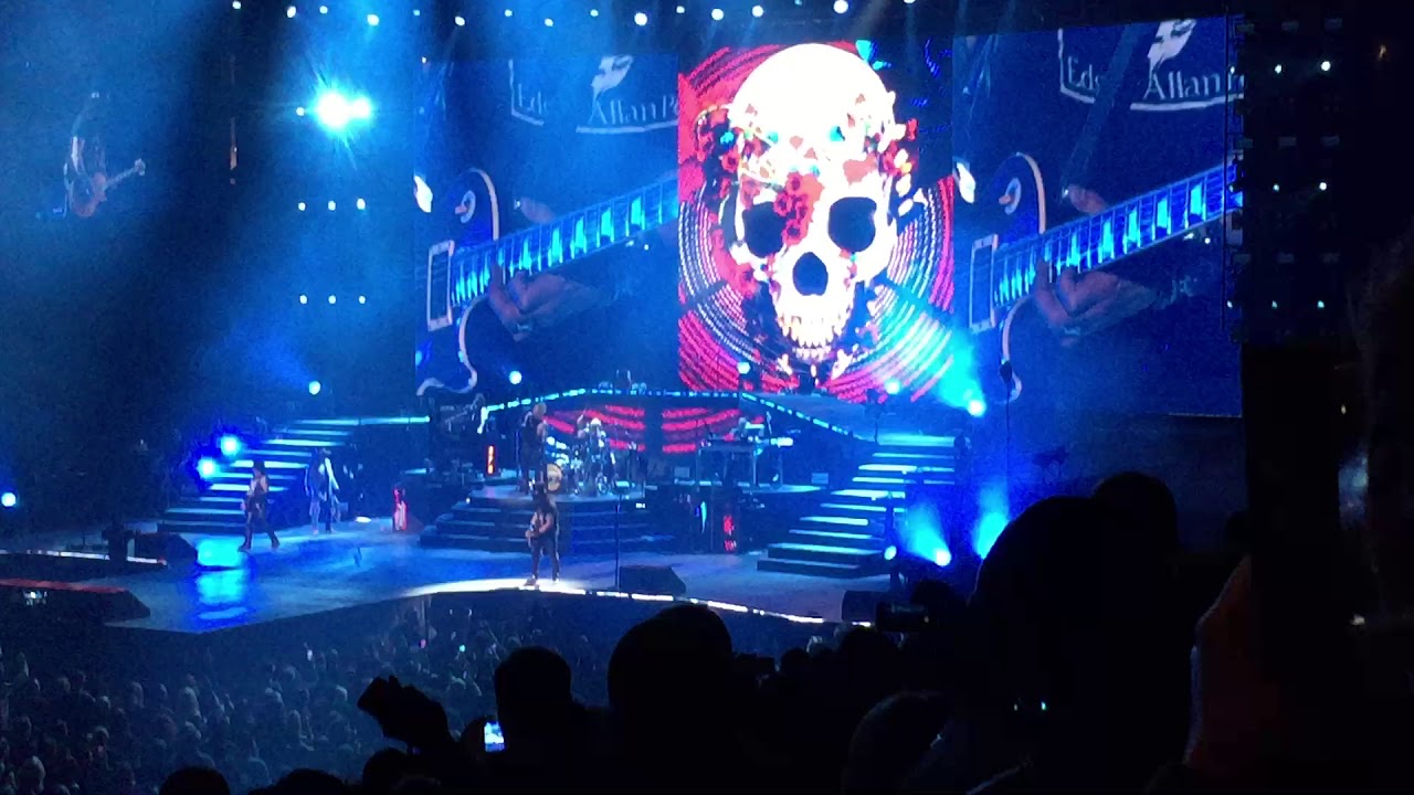 Guns N' Roses - Sweet Child O'Mine Slash Solo Live - YouTube