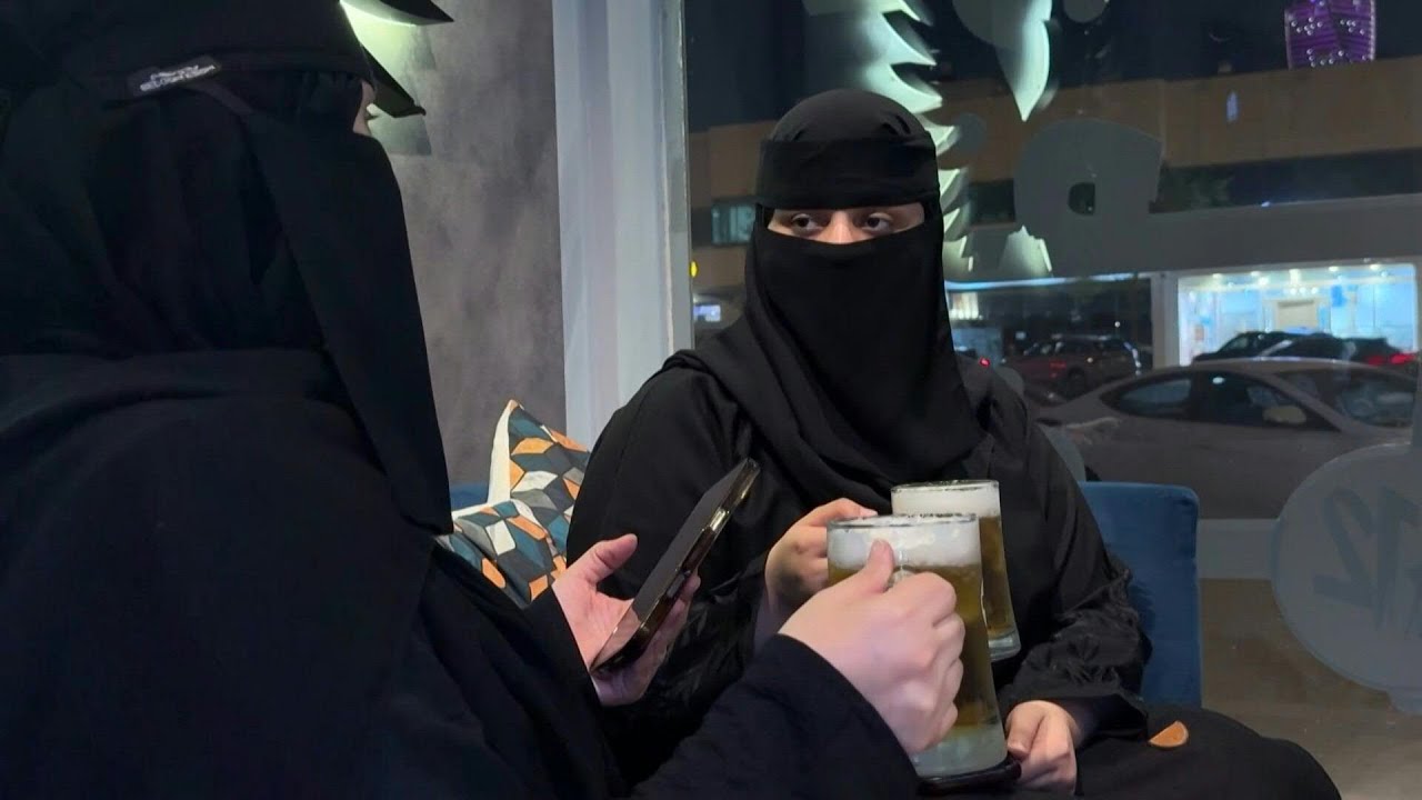Nuts and beer: booze-free bar offers Saudis a pub vibe | AFP