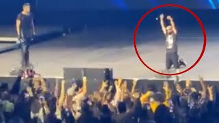 De rodillas, Arcangel vuelve a homenajear a su hermano mientras el público grita ¡JUSTIN!