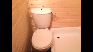 видео Туалет на даче с унитазом своими руками, септик
