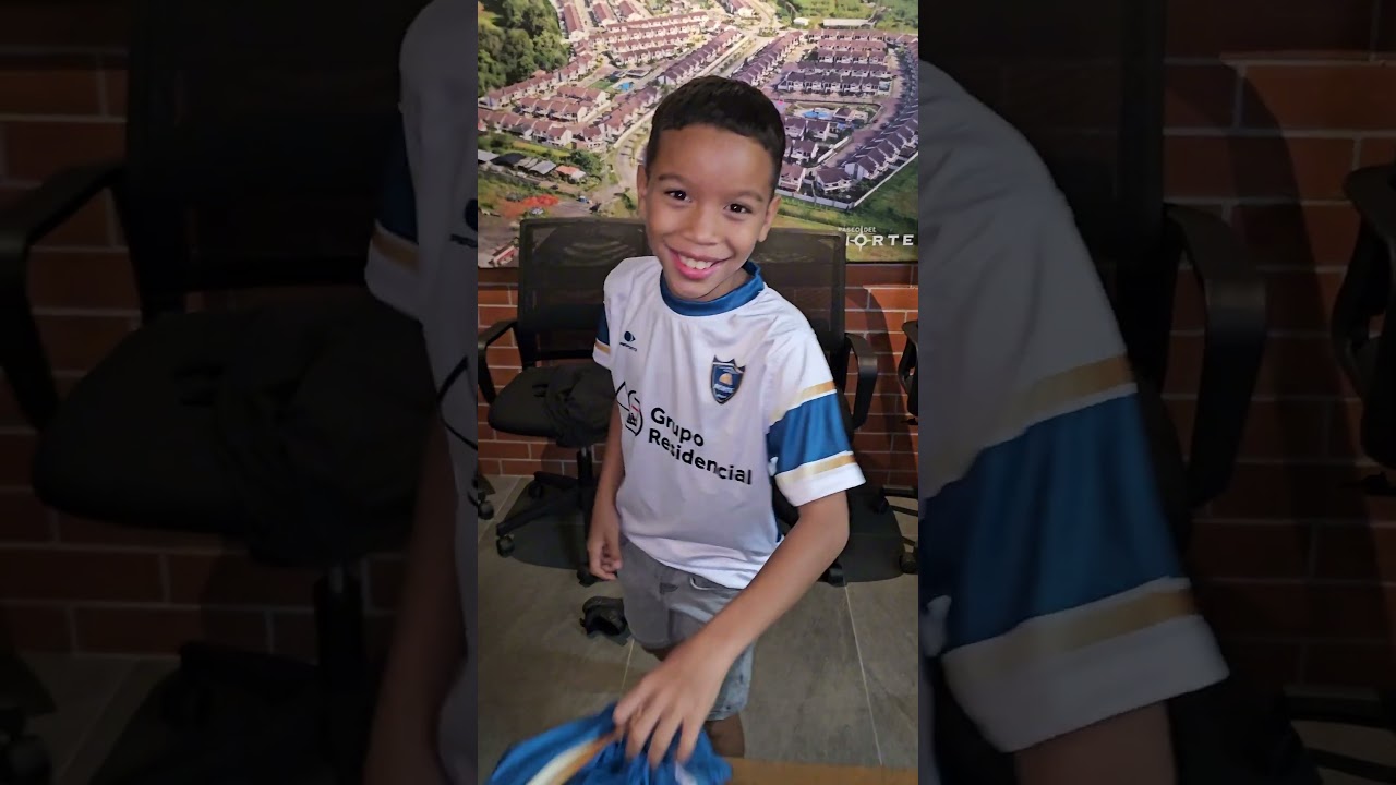⚽#GrupoResidcencial entrega los nuevos uniformes a los futuros cracks de la Academia Paseo del Norte