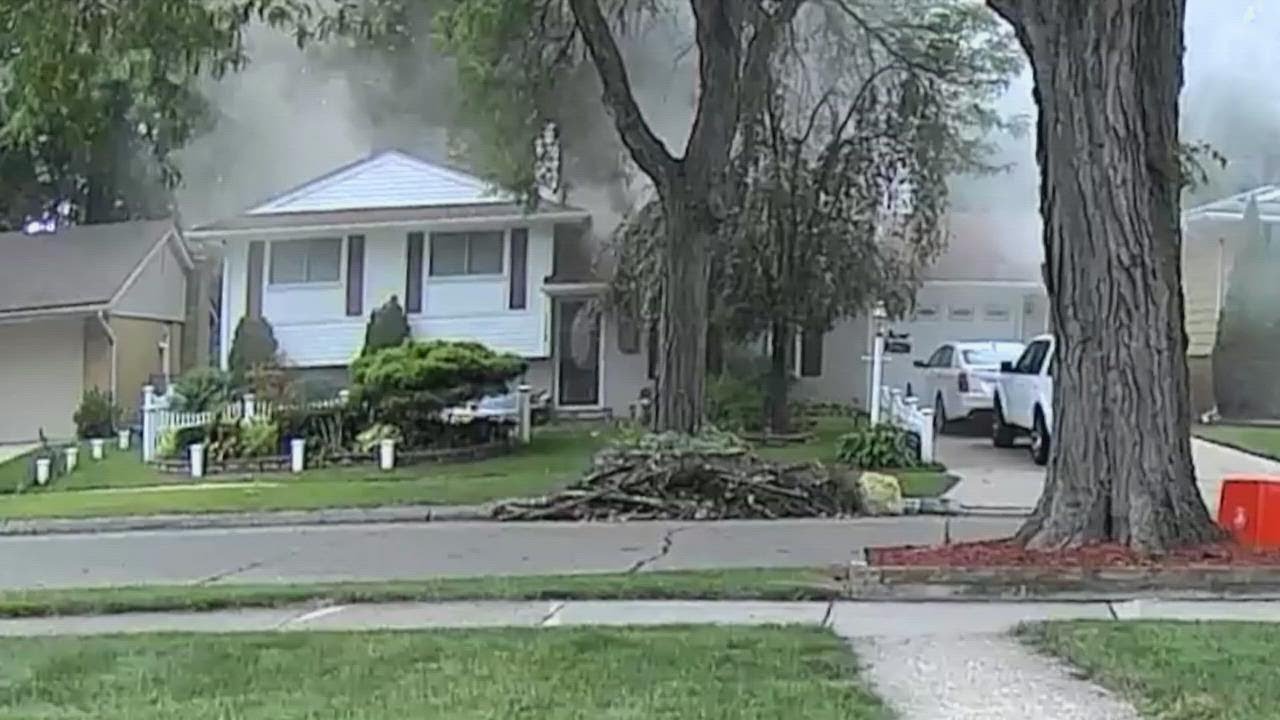 Three teens being called heroes after saving neighbors from house fire ...