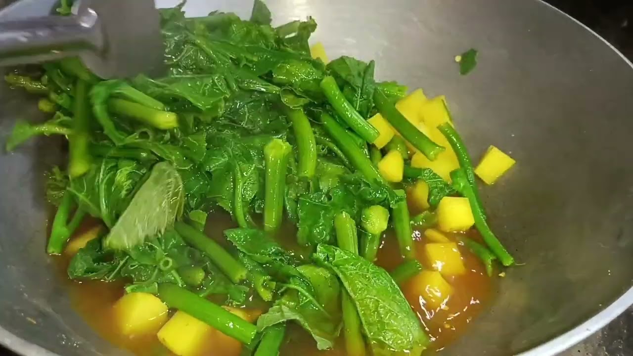 মিষ্টি কুমড়ো শাক দিয়ে চিংড়ি মাছের ঝোল 😋😋#food #recipe#cooking #indianfood #bestfood #nonveg