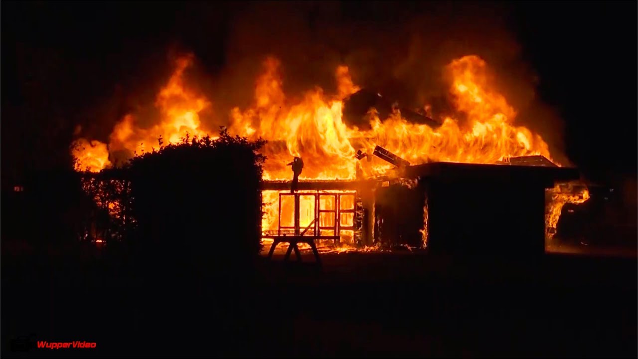 Flammeninferno in Bonn: Jugendtreff steht in Vollbrand | 01.10.2019