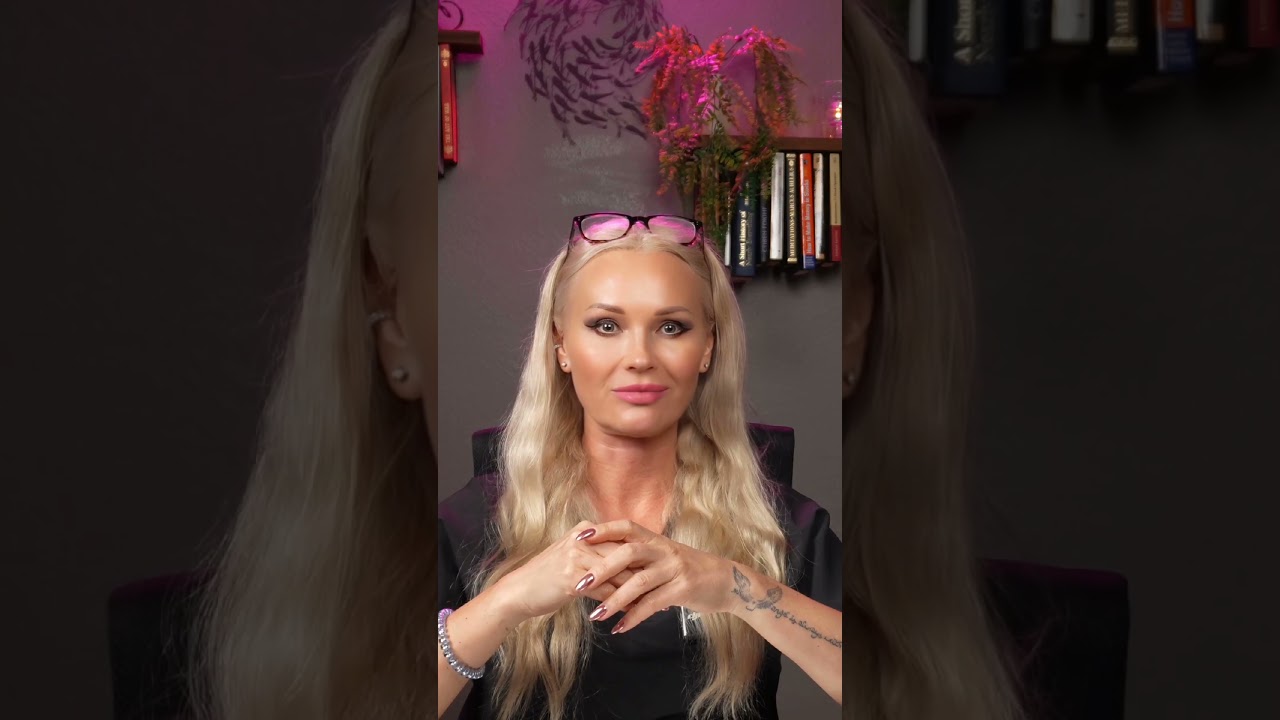 Dermatologists SHOCKED: Your Cotton Pillowcase Is Aging You While You Sleep! 