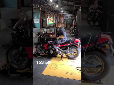 Video: Kawasaki GPZ900R, motocykel Top Gun