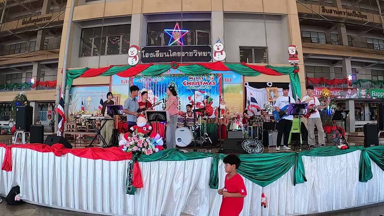 เล่นดนตรีคริสต์มาส ปีการศึกษา 2568 คลิป4