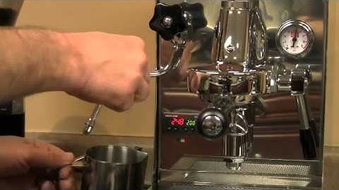 Pulling a Shot and Steaming Milk with a Single Boiler Alexia