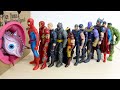 マーベルヒーロー アベンジャーズ スパイダーマン どんどん入っていくよ Takilong Funny Video