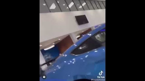 Man pranks people by wearing realistic face mask     #pranks #facemask #2021 #shortvideos #tiktok