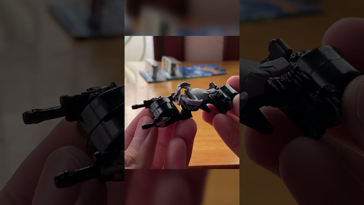 Hot Wheels' 2014 Batman's Bat-Pod (HW City: Batman) - Unpacking, Details, and how it rolls! 