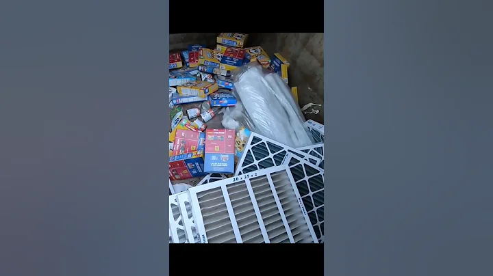 This is unreal! #dumpsterdiving #viral #crazy #free #donate #shorts