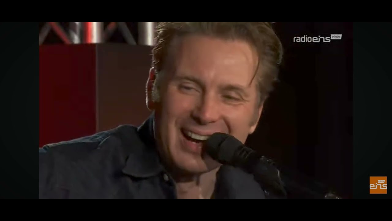 Franz Ferdinand - Built It Up (Live at Radio Eins)