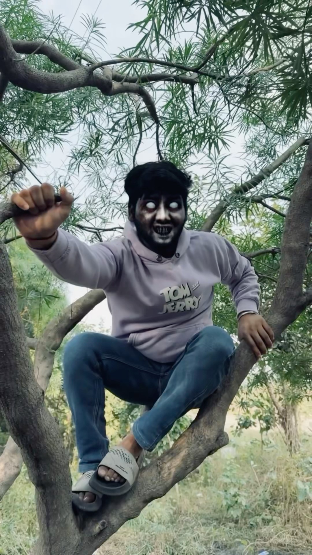 Chunnu ko zombies ne pakad liya  #comedy #youtubeshorts #shorts #shortsfeed #zombies