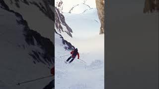 Steep skiing in the couloir de Gagnerie I VAUDE shorts