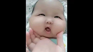 أقوى نغمه مضحكه لطفل ههههههههه 