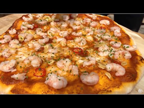 Vídeo: Com Fer Una Deliciosa Pizza Amb Gambes I Calamars