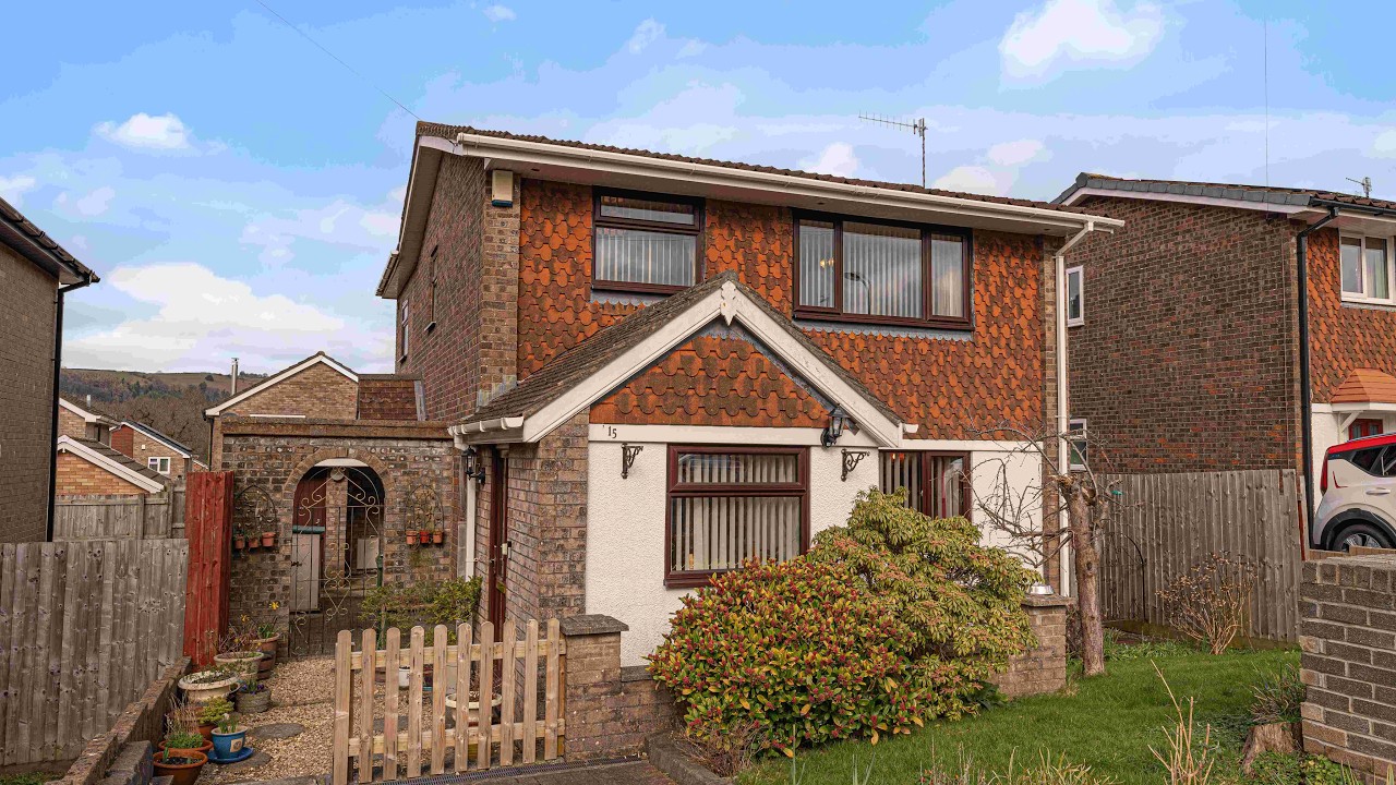 15 Alder Close
