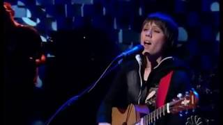 Tegan and Sara Performs "Walking with a Ghost" - 1/11/2005