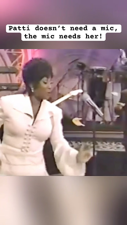 Patti Labelle showing the microphone who’s in charge #pattilabelle #patti #vocals