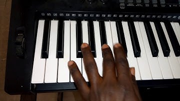 HOW TO PLAY  YAA AMPONSAH BASS ON KEYBOARD DANNY KEYS