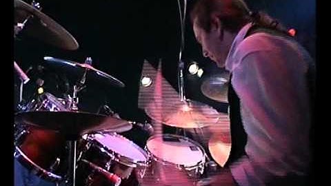 Gary Moore - Walking by myself (Live at Montreux)