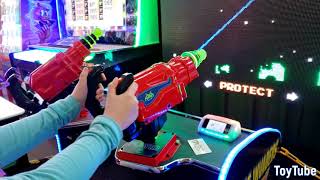 Gigantic Arcade Version of SPACE INVADERS (10 Feet Tall!)