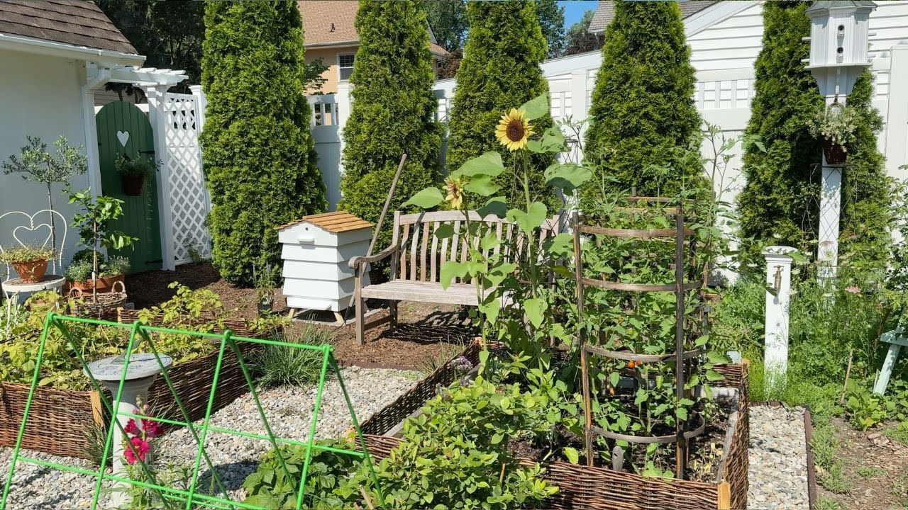 Summer Garden Tour, plus another DIY // How's it Growing?