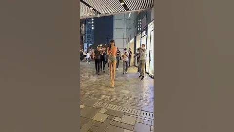 大长腿 气质女神 御姐风细跟高跟鞋太绝了 这样的身材你们打几分 快到夏天了先看看腿 - 天天要闻