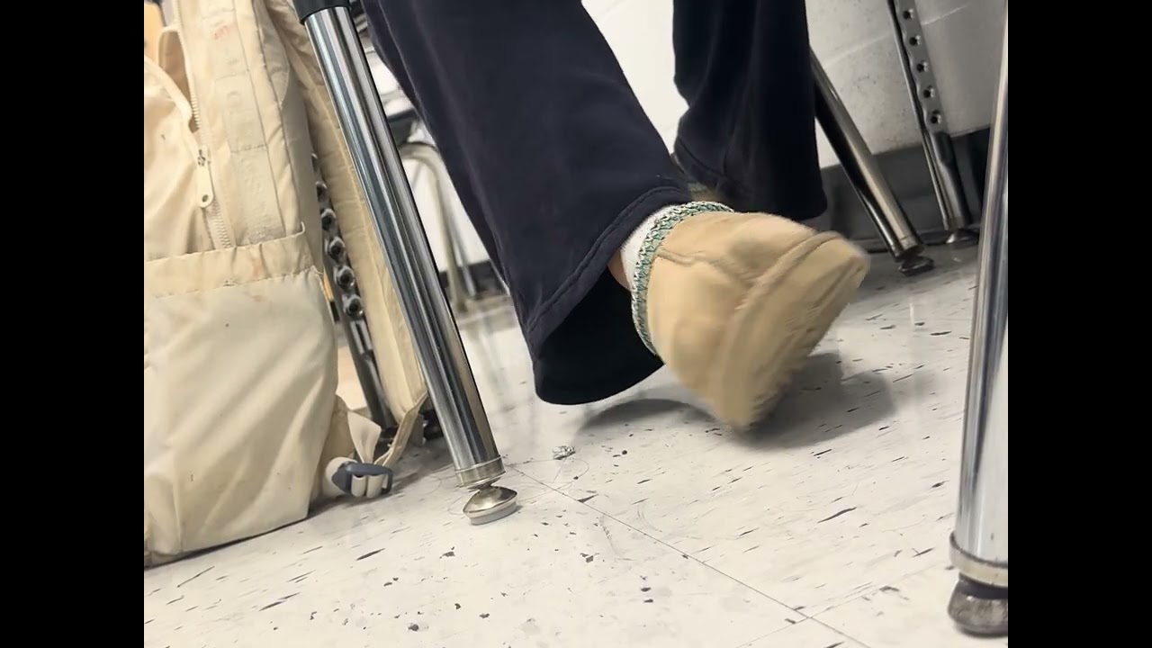 Candid Shoeplay in Uggs (Highly Requested!)