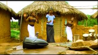 Malian Master Drummer with 5 drums (5 tamans) Cheickne Sissoko