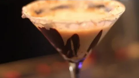 How to Make a Cask & Cream Vanilla Martini : Gourm...