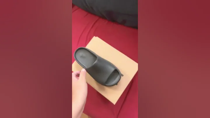 Adidas Yeezy Slide “Onyx”