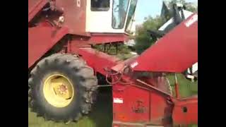 International Harvester 715 Gas Combine