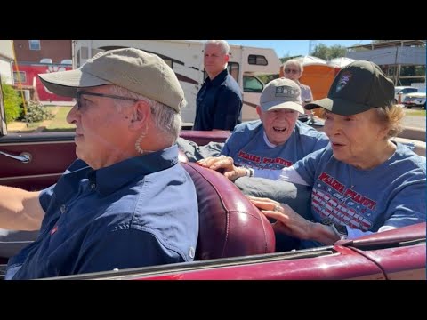 Jimmy Carter, former First Lady Rosalynn enjoy 25th annual Peanut Festival parade