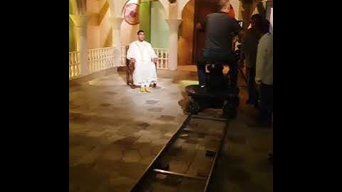 القارئ ابراهيم فايض  يتلو ماتيسر من سورة الأحزاب في  برنامج  تلفزيوني في دبي