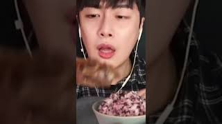 Mukbang videos I watch at 3am #food #youtubeshorts #shorts #asmr #funny