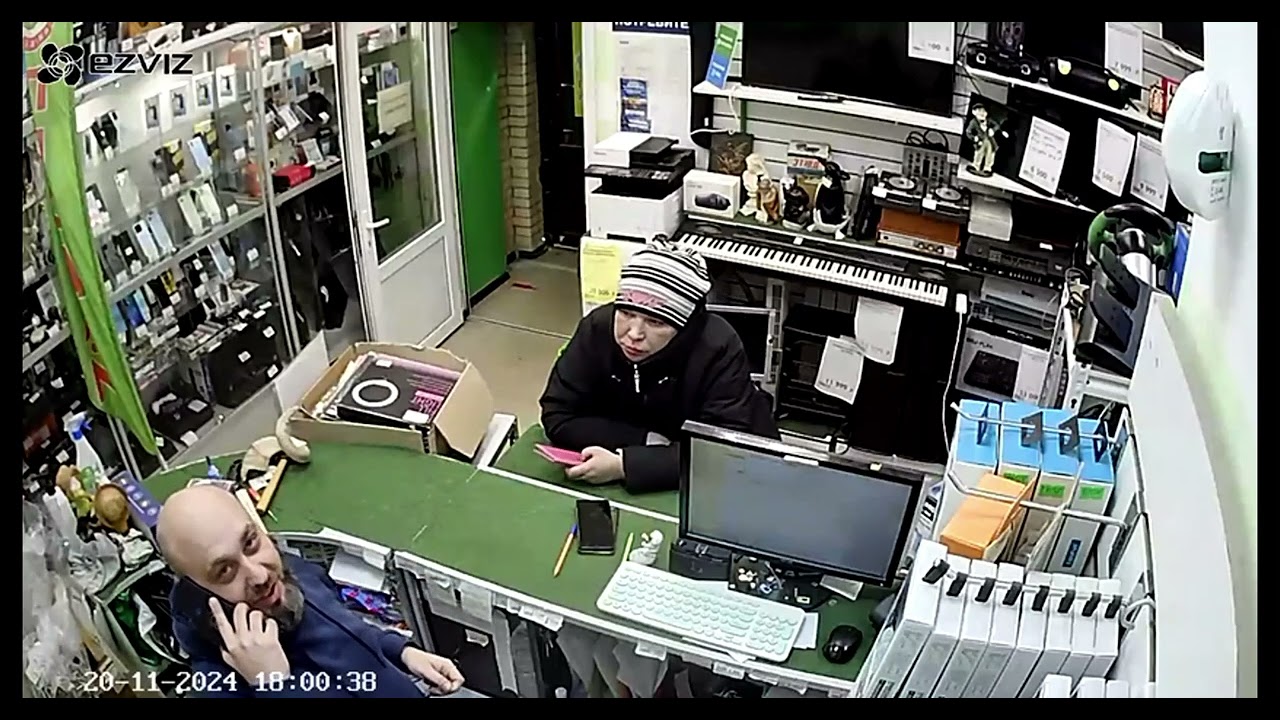 Женщины тоже обманывают , без денег забрать телефон ?