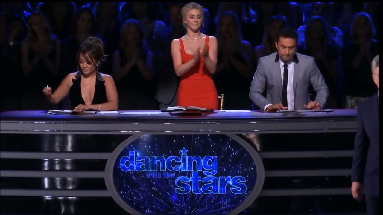 Laurie Hernandez & Val - Foxtrot - Judges table - Week 10