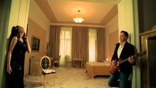 Emina Jahovic i Dzenan Loncarevic   Beograd prica OFFICIAL HD VIDEO   SPOT chords