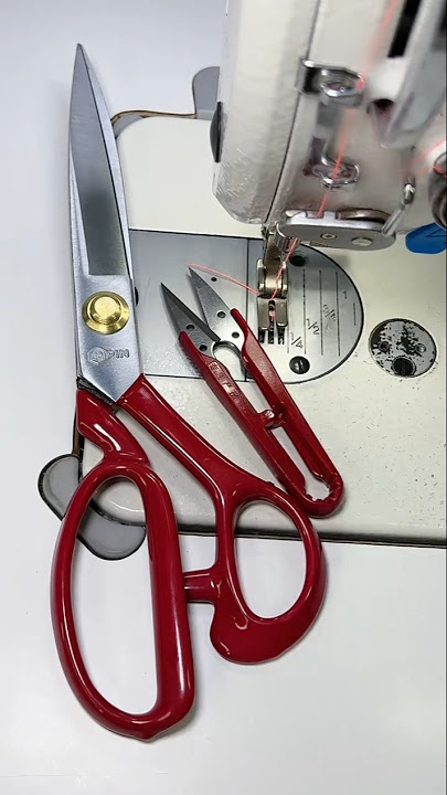 High-end tailor's scissors with grooved anti-rust treatment, easy to cut both thin and thick fabrics